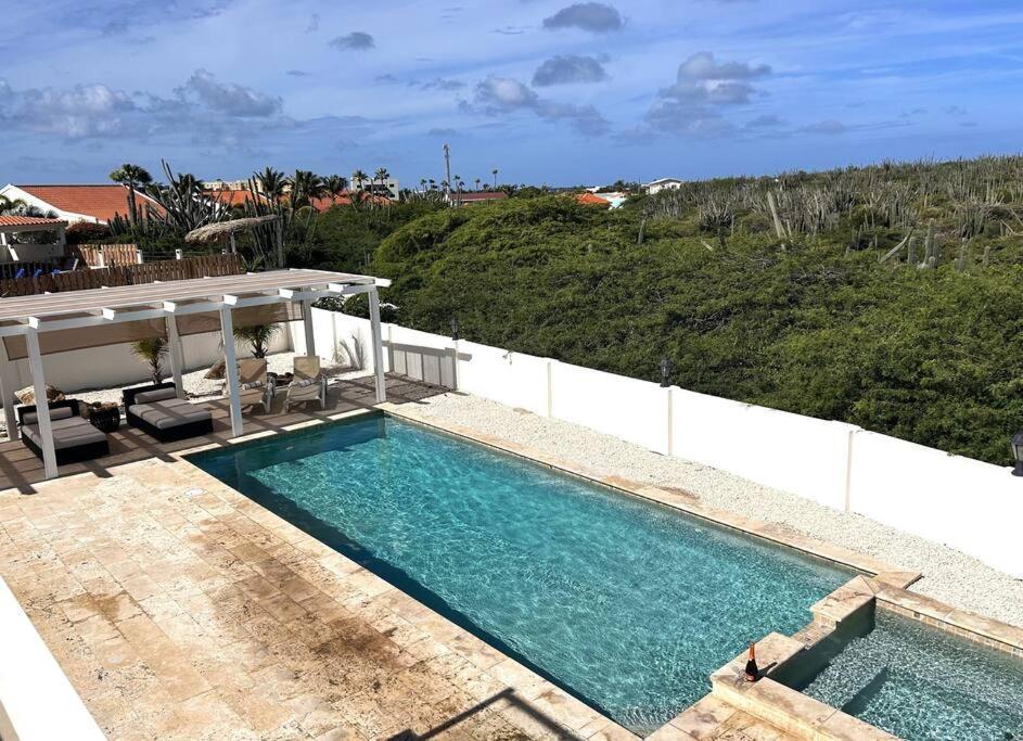 Jolie Villa Entire Villa In Noord, Aruba Palm Beach Exterior foto